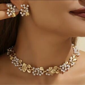 Elegant Gold and Pearl Floral Jewelry Set